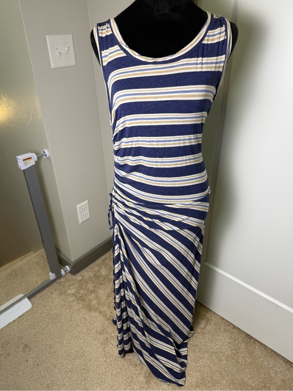Max Studio Maxi Dress Sleeveless Ruched Stripes Nautical Beachy Fitted Stretchy